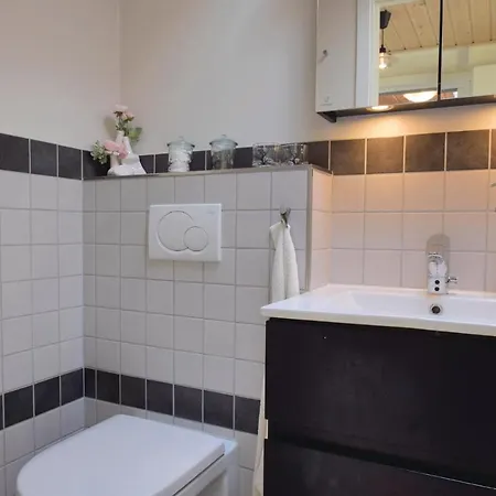 Vakantiehuis Two-bedroom Holiday In Tranekar *